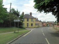 A1092 passes the Railway Arms © Stuart Logan cc-by-sa/2.0 :: Geograph Britain and Ireland A1092 passes the Railway Arms... 