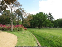 Ha-ha at edge of Temple Gardens, Langley... © David Hawgood cc-by-sa/2.0 :: Geograph Britain and Ireland Ha-ha at edge of Temple... 