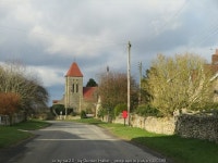 Right along the line © Gordon Hatton cc-by-sa/2.0 :: Geograph Britain and Ireland Right along the line &copy; Gordon Hatton cc... 