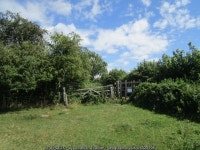 Gate on a footpath from Wadenhoe to... © Jonathan Thacker cc-by-sa/2.0 :: Geograph Britain and Ireland Gate on a footpath from... 