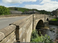 Settle Bridge, downstream side © Stephen Craven cc-by-sa/2.0 :: Geograph Britain and Ireland Settle Bridge, downstream side... 