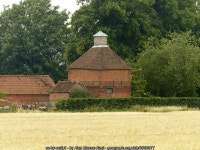 Dovecot at Morton Manor Farm © Alan Murray-Rust :: Geograph Britain and Ireland Dovecot at Morton Manor Farm &copy; Alan Murray-Rust