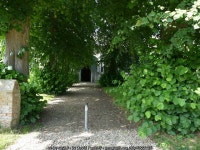 Driveway to Church © David Pashley :: Geograph Britain and Ireland Driveway to Church &copy; David Pashley