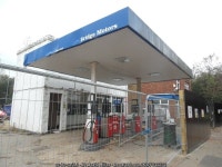 Former Bridge Motors, Rickmansworth (2) © David Hillas cc-by-sa/2.0 :: Geograph Britain and Ireland Former Bridge Motors... 