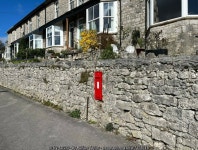 Postbox, Grange Fell Road © Adrian Taylor cc-by-sa/2.0 :: Geograph Britain and Ireland Postbox, Grange Fell Road &copy; Adrian... 