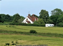 Little Park Cottages north of Battle... © Patrick Roper cc-by-sa/2.0 :: Geograph Britain and Ireland Little Park Cottages north... 
