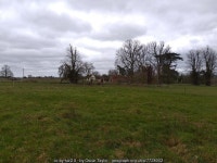 Langley Farm footpath © Oscar Taylor cc-by-sa/2.0 :: Geograph Britain and Ireland Langley Farm footpath &copy; Oscar Taylor cc... 