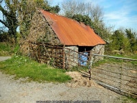Gates and Shed © kevin higgins :: Geograph Britain and Ireland Gates and Shed &copy; kevin higgins