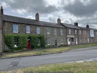 An attractive ivy-covered house in... © Jennifer Petrie cc-by-sa/2.0 :: Geograph Britain and Ireland An attractive ivy-covered... 