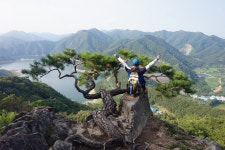 “아름다운 대아댐 조망“ 암능 과 노송의 조화가 절묘한 운암산 산행... 3산악회 “아름다운 대아댐 조망“ 암능 과 노송의 조화가 절묘한... 