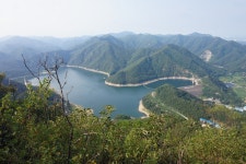 “아름다운 대아댐 조망“ 암능 과 노송의 조화가 절묘한 운암산 산행... 3산악회 “아름다운 대아댐 조망“ 암능 과 노송의 조화가 절묘한... 