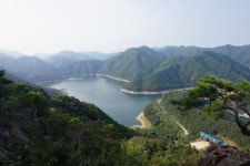 “아름다운 대아댐 조망“ 암능 과 노송의 조화가 절묘한 운암산 산행... 3산악회 “아름다운 대아댐 조망“ 암능 과 노송의 조화가 절묘한... 