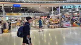 귀국길-태국 수완나품 공항 엄청 크네250821 - 해외24=중국5/호주... 빛고을예술단 귀국길-태국 수완나품 공항 엄청 크네250821