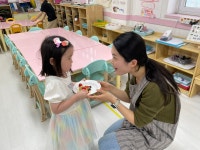 5월 4주 푸른나무반 요리활동 - 2024학년도 앨범 - 삼성그린유치원(Samsung Green Kindergarten) 5월 4주 푸른나무반 요리활동