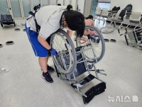 여성 휠마스터 1호 될래요…발달장애 청소년들, 휠체어 정비 도전기[르포] - 자립생활뉴스 - 안산장애인자립생활센터 