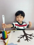[펀아트]스펀지 브러시 찍기-가을나무 - * 무지개(2세) - 별아이유치원/ 별을그리는아이어린이집 [펀아트]스펀지 브러시 찍기-가을나무