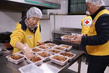 솔모루봉사회, 취약계층 밑반찬 나누기 - ◈포천시협의회 - 대한적십자사봉사회 경기도협의회 솔모루봉사회, 취약계층 밑반찬 나누기