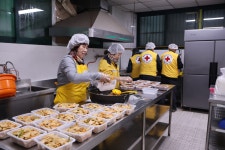 솔모루봉사회, 취약계층 밑반찬 나누기 - ◈포천시협의회 - 대한적십자사봉사회 경기도협의회 솔모루봉사회, 취약계층 밑반찬 나누기