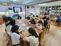 옥공예 프로그램 활동사진 - [2024년 정서활동사진] - 선부어울 지역아동센터 옥공예 프로그램 활동사진