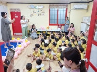애국미션♡애국가부르기와 국기에대한 경례!! - 해바라기반 앨범 - 자연과 함께하는 정원어린이집 애국미션♡애국가부르기와 국기에대한 경례!!