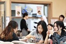 역촌동성당자모회 | 26/06/14 성복동본당 중고등부 자모회, ‘일일 호프’ [2] - 성지·성당·수도원·시설 - 곤지암성당 26/06/14 성복동본당 중고등부 자모회...