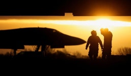 영국 페어포드 공군기지 주둔 미 공군 원정 B-52 및 B-1B 폭격기 편대 2부 - │　♡　ㅣ군사*전쟁 - 화촌초교42회 동창회 화촌초교42회 동창회