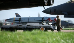 영국 페어포드 공군기지 주둔 미 공군 원정 B-52 및 B-1B 폭격기 편대 2부 - │　♡　ㅣ군사*전쟁 - 화촌초교42회 동창회 화촌초교42회 동창회