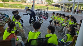 금천구 금나래초교병설유치원(5월18일) 19명 생명어린이집 6명 - ◈ 구로구청,서초구청,은평구청자전거교통안전교육 - 녹색자전거봉사단연합... 