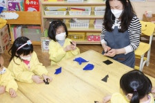 바다속에는...-색종이접기 - 이렇게 놀며 공부해요-미술 - 좋은아침아트엔짐어린이집 바다속에는...-색종이접기