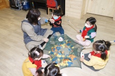 키즈 잡스 - 얼음낚시외 - 놀며 공부해요-신체,블럭,도예,오르프,체험활동등 - 좋은아침아트엔짐어린이집 키즈 잡스 - 얼음낚시외