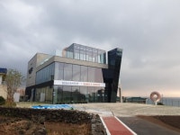 아이언맨 도넛 ‘랜디스 도넛’, 제주 애월점 오픈  - Soul Lounge - 소울드레서 (SoulDresser) 소울드레서 (SoulDresser)