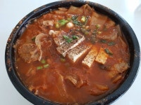 더쿠 - 중독되면 모든 음식에 다 뿌려먹게 되는 조미료.hoochoo