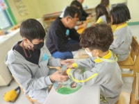 2023년 아빠와 함께하는 숲놀이 - 화산폭발🌋 - 2023년 행사사진 - 용인성체유치원 2023년 아빠와 함께하는 숲놀이 - 화산폭발🌋