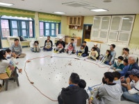 2023년 아빠와 함께하는 숲데이 - 다람쥐와 청설모🐿️🌰 - 2023년 행사사진 - 용인성체유치원 2023년 아빠와 함께하는 숲데이 - 다람쥐와... 