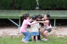 추석 맞이 엉덩이 씨름 & 바깥놀이 - ············ 푸른바다(만5세) - 사랑속에서 꿈을 키우는 세계로교회 부설 제일어린이집 추석 맞이... 