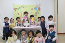 제현아 생일축하해 ! - ············ 고운햇살(만2세) - 사랑속에서 꿈을 키우는 세계로교회 부설 제일어린이집 제현아 생일축하해 !