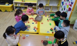 여러 가지 모양으로 놀이해요^^ - ········· 고운햇살(만2세) - 사랑속에서 꿈을 키우는 세계로교회 부설 제일어린이집 여러 가지 모양으로... 