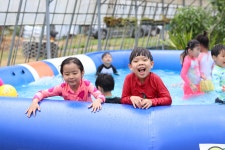 김해 하늘 농장 물놀이! - ············ 행복나래(만5세) - 사랑속에서 꿈을 키우는 세계로교회 부설 제일어린이집 김해 하늘 농장 물놀이!