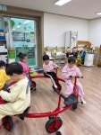 6인승 자전거♥️ 4/21 - ミ…··∴꽃 잎 반∴··…ミ - 꿈과 사랑이 가득한 송정유치원 6인승 자전거♥️ 4/21