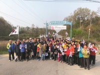 대성동 자유의 마을 - 파주보다 개성이 가까운 대성동 사람들 이야기-파주 군내면 조산리에서 경기밀 성공적으로 수확 - □신노인 (新老人) 학습장... 