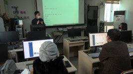 Re: Gender Issue - 1 - 공용화장실 건 - Images - □신노인 (新老人) 학습장 - 은빛둥지-신노인(新老人)-노인들의 화려한 변신 Re... 