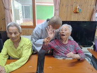 연꽃피는집 ㅡ 호박전 요리활동 - 프로그램 - 연꽃피는집노인요양원 연꽃피는집 ㅡ 호박전 요리활동