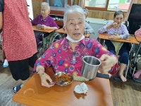 연꽃피는집 ㅡ 김치전 요리활동 - 프로그램 - 연꽃피는집노인요양원 연꽃피는집 ㅡ 김치전 요리활동