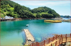 조도 바래길=약 2.3km로 1시간 30분 정도 소요=기암절벽부터... 조도 바래길=약 2.3km로 1시간 30분 정도 소요=기암절벽부터 해안길까지... 