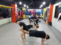 천안에서 마음이 가장 편한 체육관 - 운동사진 - 슈퍼스타짐본관 (킥복싱다이어트,복싱,헬스,무에타이.) 천안에서 마음이 가장 편한 체육관