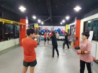 여성다이어트와 초보자운동 전문 - 운동사진 - 슈퍼스타짐본관 (킥복싱다이어트,복싱,헬스,무에타이.) 여성다이어트와 초보자운동 전문