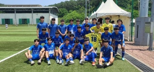 차지!.. - ┃한국축구신문 기사┃ - 한국축구신문 진위FC, 용인시축구센터 덕영 금석배, 청룡기 이어 권역리그 우승으로 2관왕. 차지!..