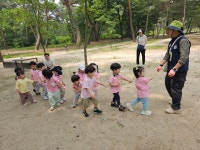 화랑 어린이집에서 두 번째 숲 체험을 다녀왔어요🌲🌱 - 화랑행사 및 견학 - 국공립 화랑어린이집 입니다. 화랑 어린이집에서 두 번째 숲 체험을... 