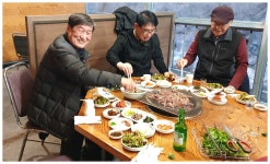 경남 하동군 화개면 용강리824-1 동정산장(염소탕) - 동호회원 사진방 - 대전 동호산악회 경남 하동군 화개면 용강리824-1 동정산장(염소탕)