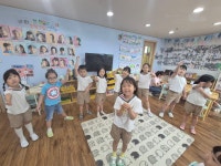 🌌 직동공원으로 생태활동 다녀왔어요!!🌳🌿🌱🍀) - 넓은 우주반 - 탑석아이랜드어린이집 🌌 직동공원으로 생태활동 다녀왔어요!!🌳🌿🌱🍀)